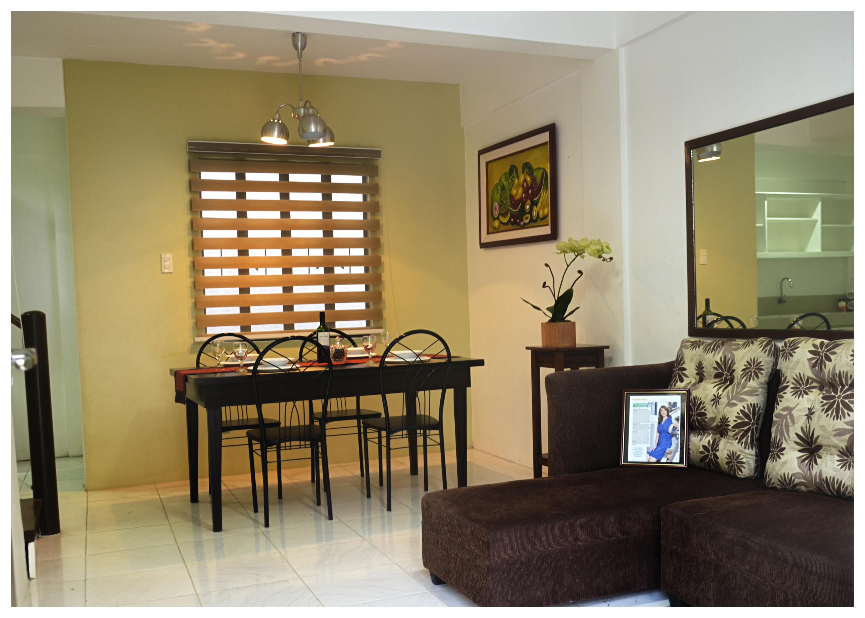 pateros townhouse for sale livingroom